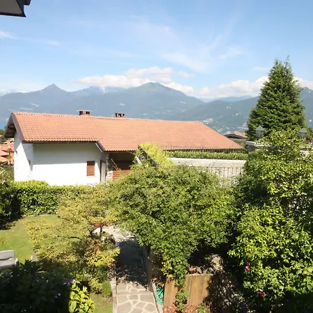 Balcone Fiorito Couette-café Menaggio