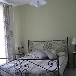 Balcone Fiorito ميناجيو
