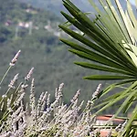 Balcone Fiorito 3* ميناجيو