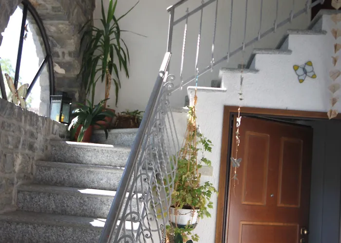 Balcone Fiorito 메나지오